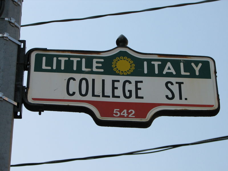 800px-College_street_sign_Toronto